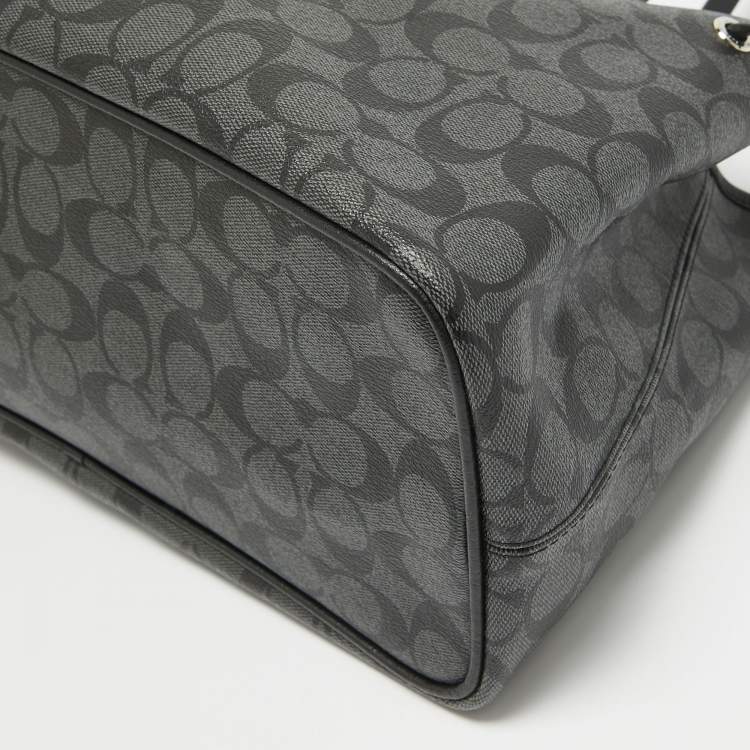 Pre Owned Coach Black/Grey Signature Coated Canvas Drawstring Carryall Bag