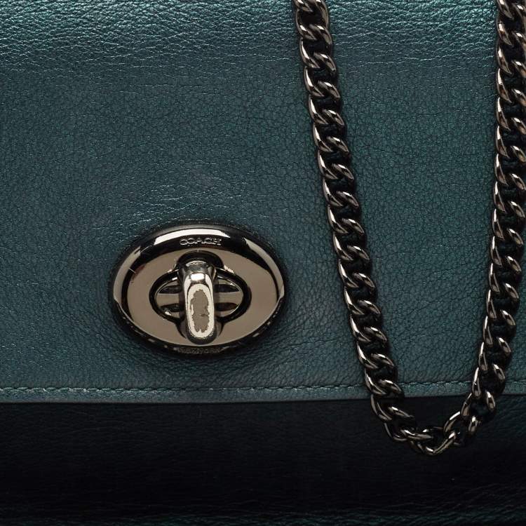 مملوكة مسبقًا Coach Metallic Green Leather Bowery Crossbody Bag