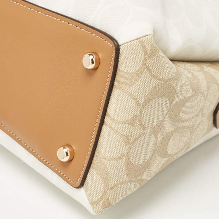 مملوكة مسبقًا Coach Beige/Off White Signature Coated Canvas and Leather Lillie Carryall Satchel