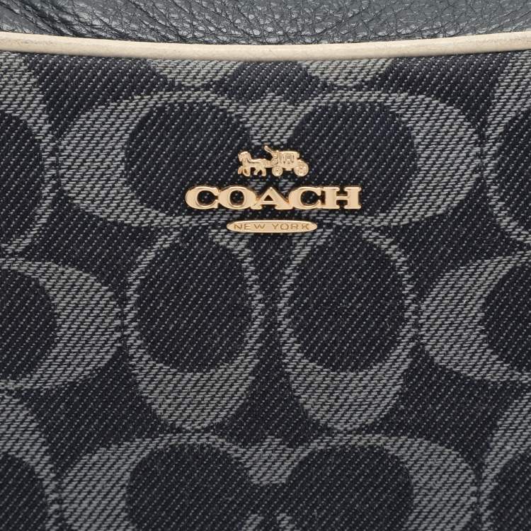 Pre Owned Coach Blue Signature Canvas Jes Camera Crossbody Bag