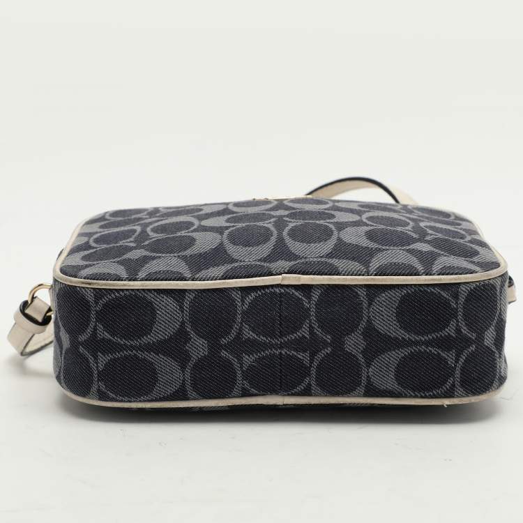 Pre Owned Coach Blue Signature Canvas Jes Camera Crossbody Bag