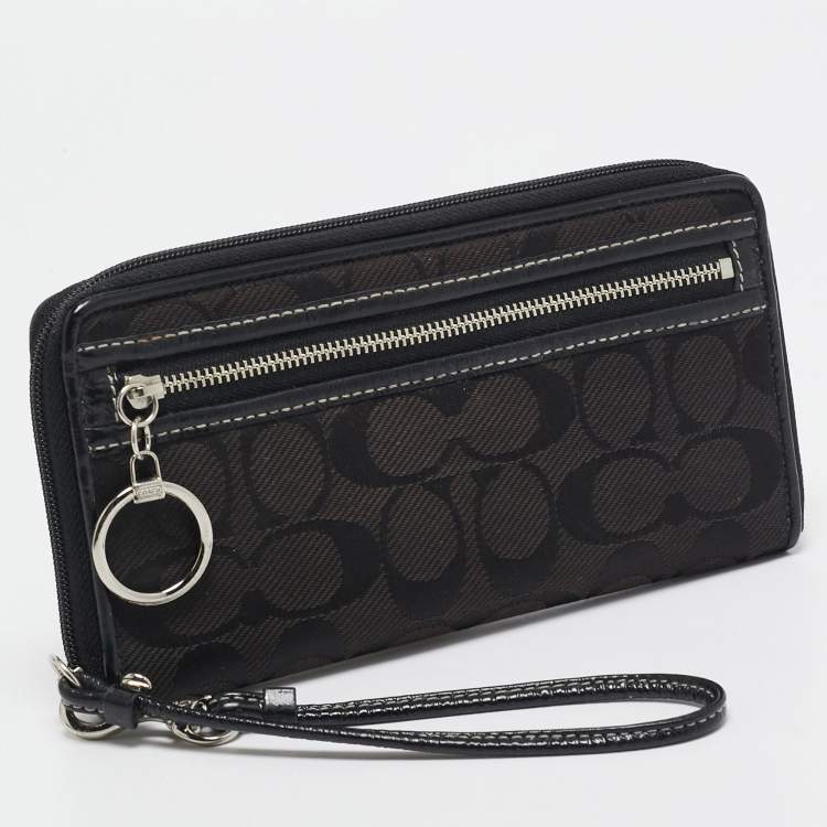 Pre Owned Coach Black Signature Canvas and Patent Leather Wristlet Wallet