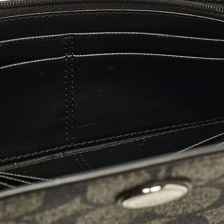 Pre Owned Coach Black Signature Coated Canvas Peyton Continental Wallet