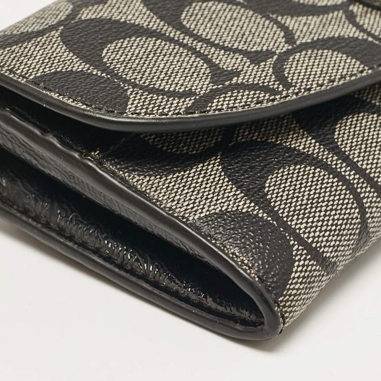 Pre Owned Coach Black Signature Coated Canvas Peyton Continental Wallet