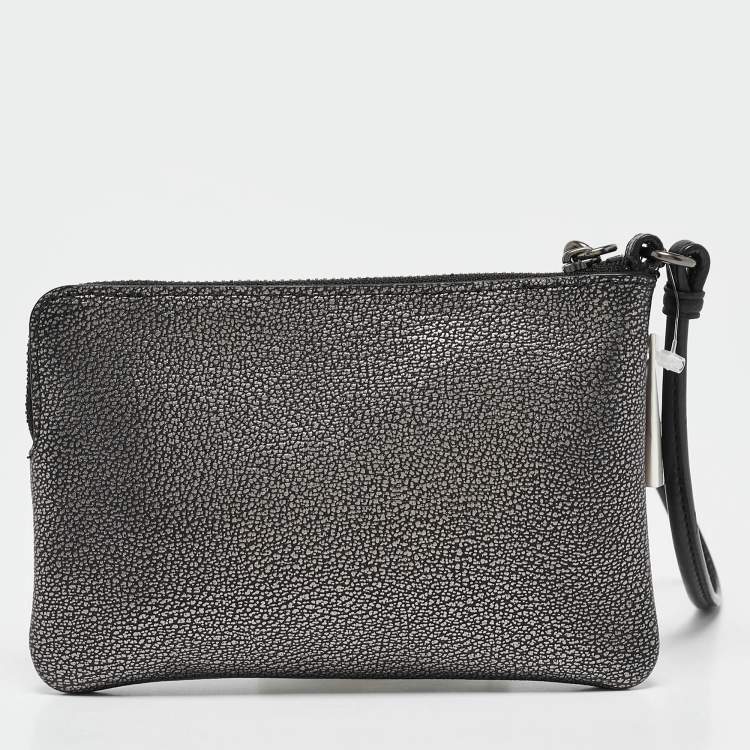 مملوكة مسبقًا Coach Metallic Black Leather Zip Wristlet Clutch