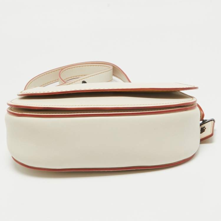 Pre Owned Coach off White Leather Saddle 23 Crossbody Bag