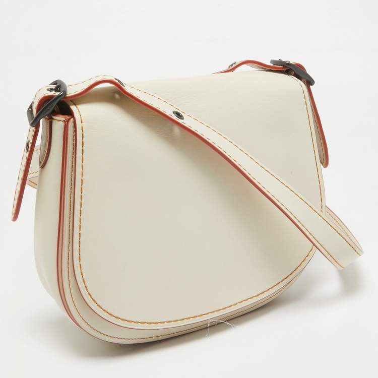 Pre Owned Coach off White Leather Saddle 23 Crossbody Bag
