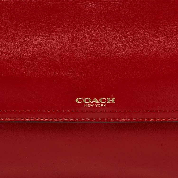 مملوكة مسبقًا Coach Red Leather Zip Clutch