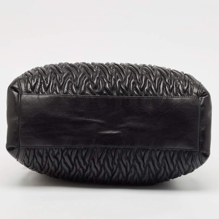 Pre Owned Coach Black Gathered Twist Leather Madison Phoebe Shoulder Bag