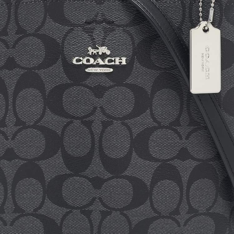 Pre Owned Coach Black/Grey Signature Coated Canvas Small Town Bucket Bag