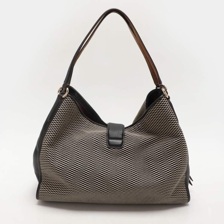 Pre Owned Coach Black/Beige Canvas And Leather Carlyle Shoulder Bag