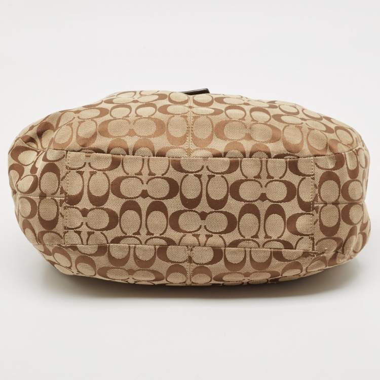 Pre Owned Coach Beige/Brown Signature Canvas and Leather Soho Lynn Hobo
