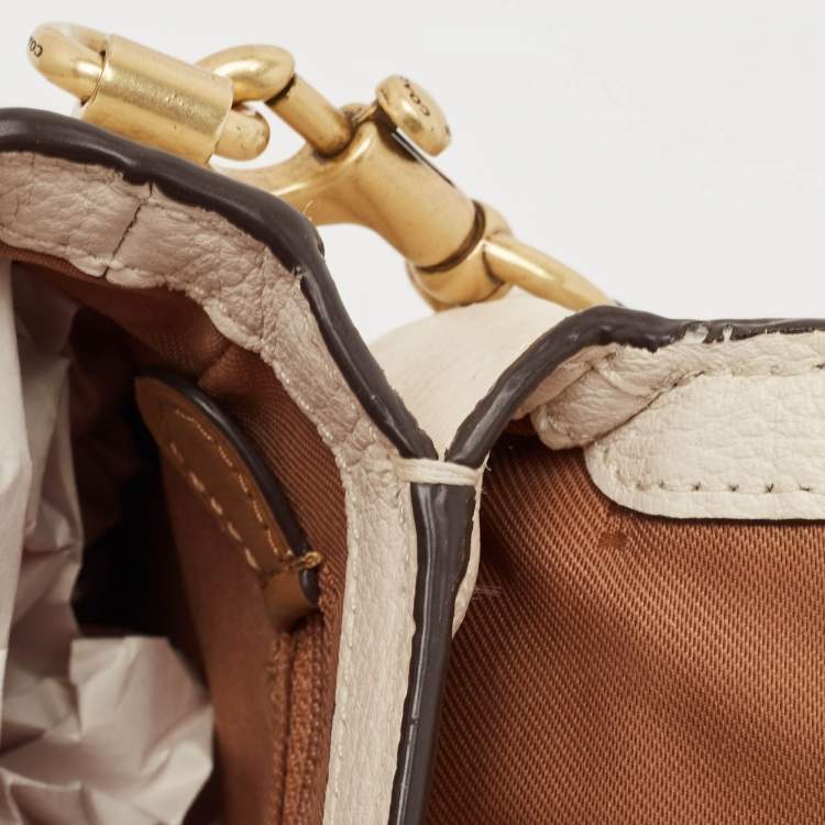 مملوكة مسبقًا Coach Off White Leather Cassie 19 Crossbody Bag