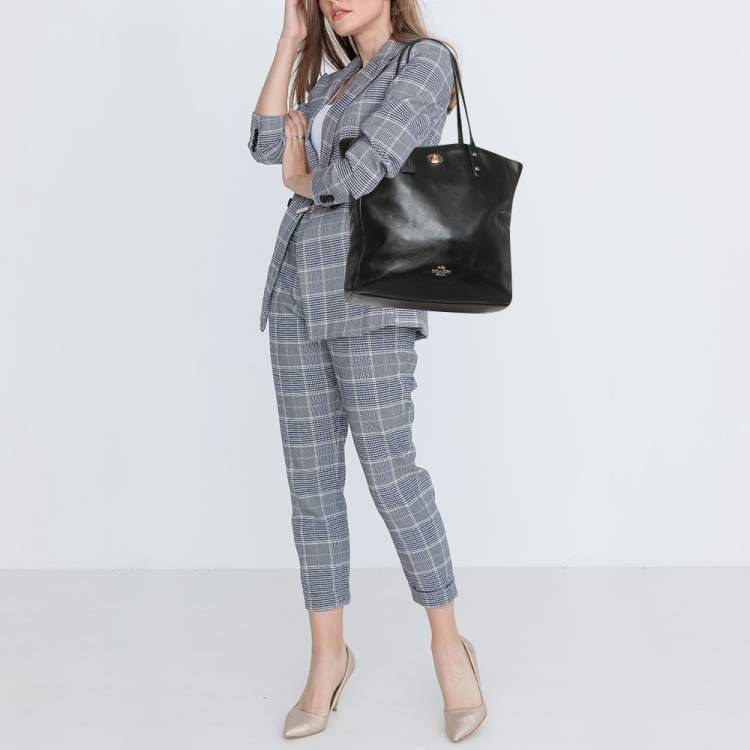 Pre Owned Coach Black Leather Town Tote