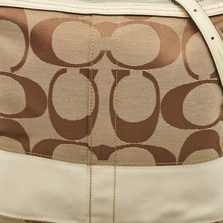 Pre Owned Coach Beige/White Signature Canvas and Leather Messenger Bag