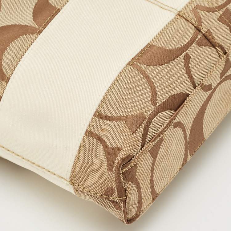 Pre Owned Coach Beige/White Signature Canvas and Leather Messenger Bag