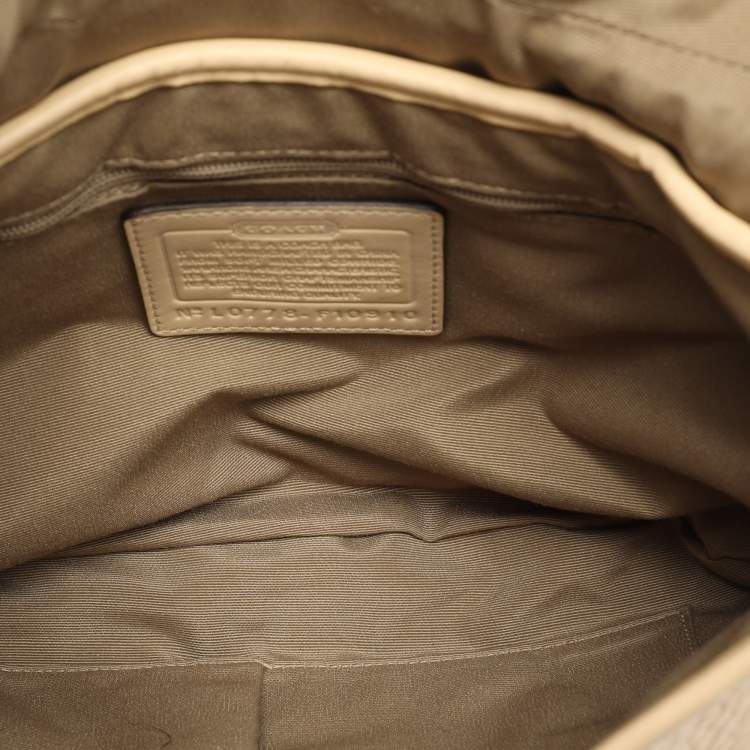 Pre Owned Coach Light Beige Leather C Soho Shoulder Bag