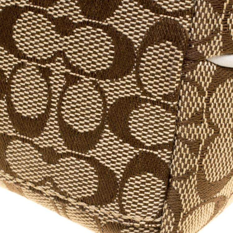 Pre Owned Coach Beige/White Signature Canvas Hobo