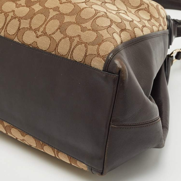 Pre Owned Coach Choco Brown/Beige Signature Canvas Edie Shoulder Bag