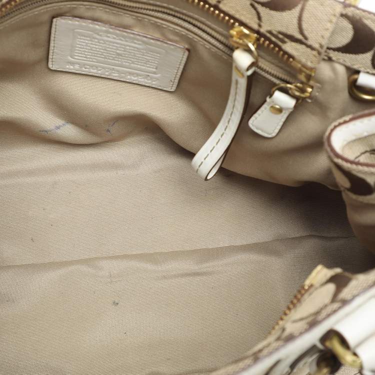 Pre Owned Coach Beige/White Signature Canvas and Leather Hampton Satchel