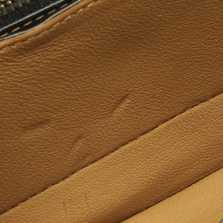 Pre Owned Coach Black Leather Wristlet Clutch