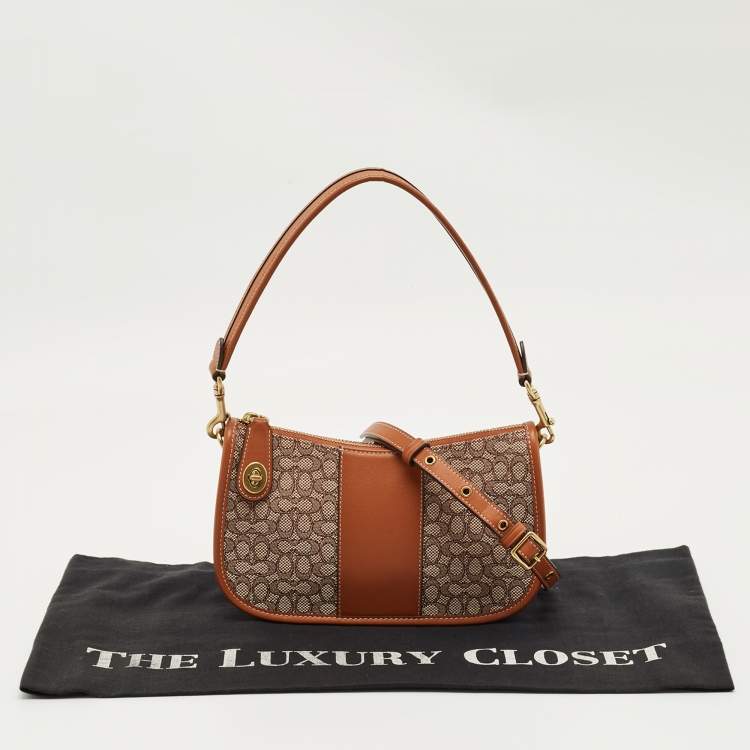 Pre Owned Coach Brown Signature Jacquard Canvas Swinger 23 Shoulder Bag