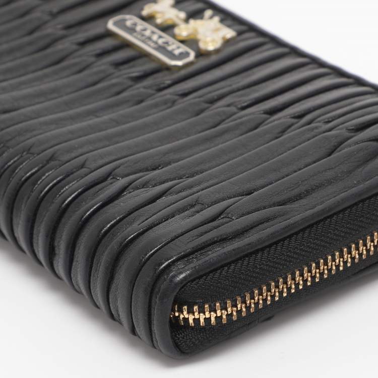 مملوكة مسبقًا محفظة كوتش جلد أسود بسحّاب محيط