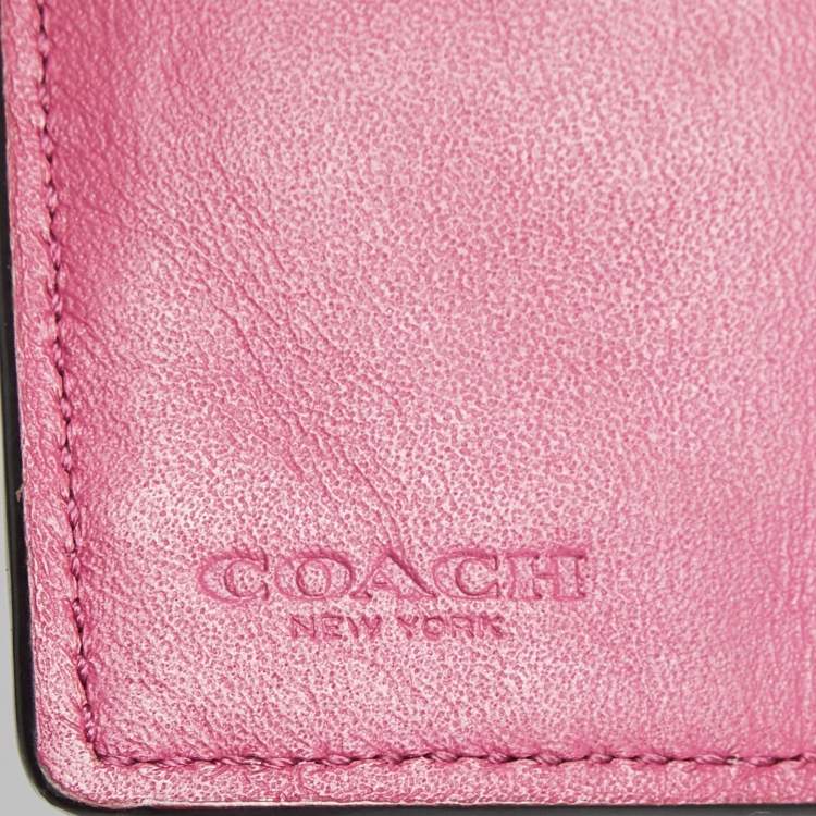 Pre Owned حامل بطاقات ثنائي الطي من الجلد الوردي كوتش