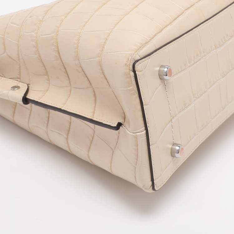 Pre Owned Coach Willow Beige Croc Embossed Leather Bucket bag