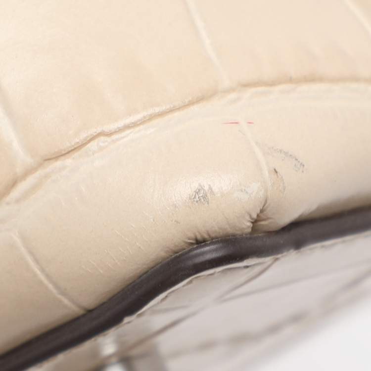 Pre Owned Coach Willow Beige Croc Embossed Leather Bucket bag