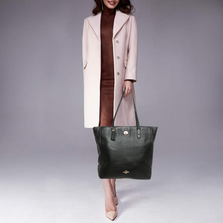 Pre Owned Coach Town Black Leather Tote