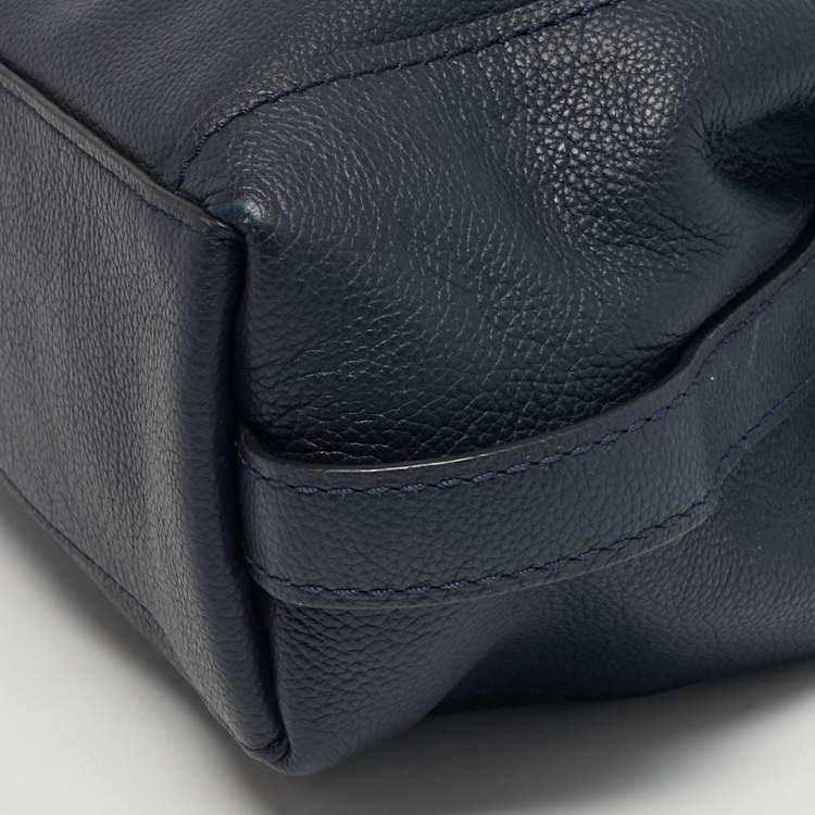 مملوكة مسبقًا Coach Edie Navy Blue Leather Shoulder Bag