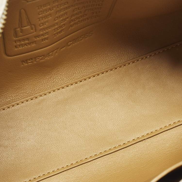 Pre Owned Coach White Leather Restored Swing Zip Bag