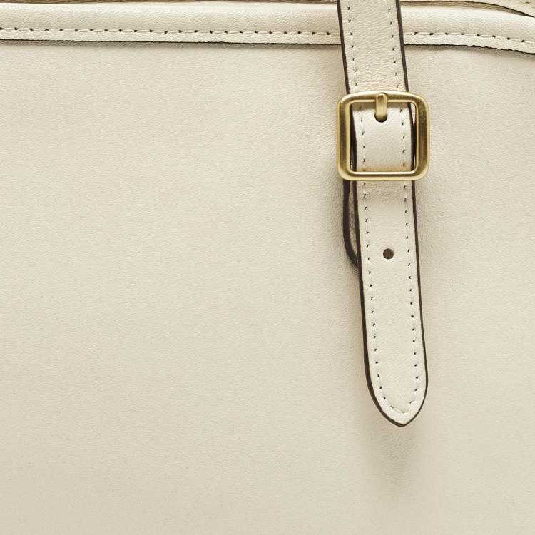 Pre Owned Coach White Leather Restored Swing Zip Bag