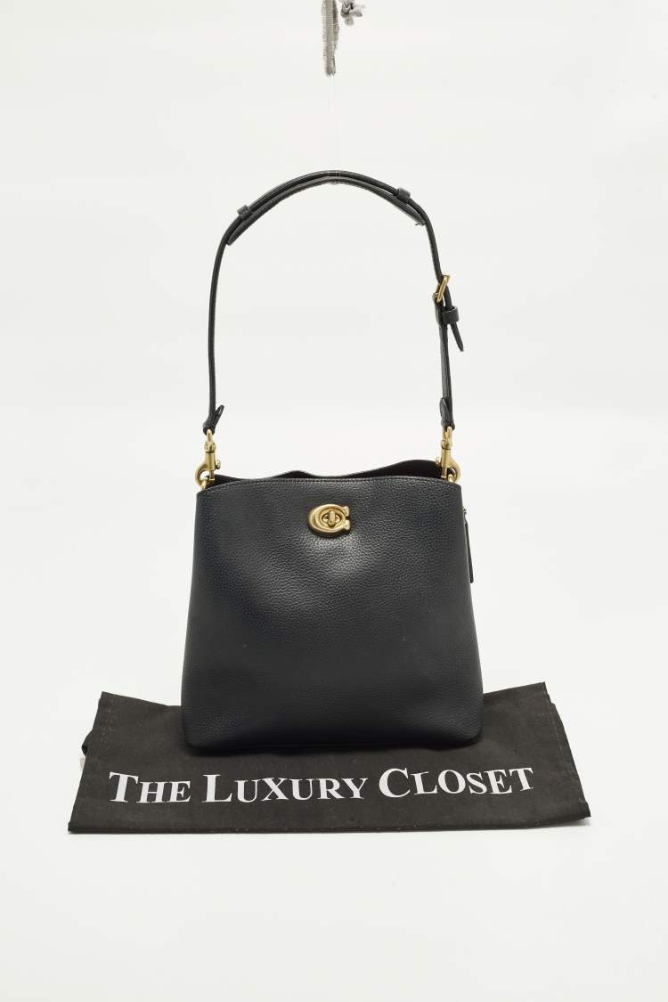 Pre Owned Coach Willow Black Leather Bucket Bag