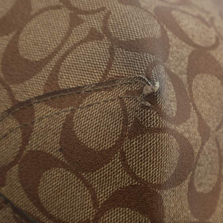 Pre Owned Coach Variety City Beige Signature Coated Canvas Shopper Tote