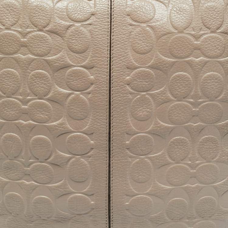 Pre Owned حقيبة كتف كوتش ليجاسي جلد بنقش التوقيع وتصميم الشرابة أسمر فاتح