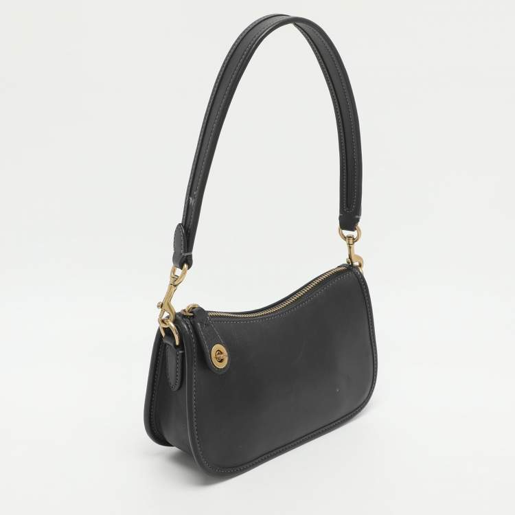 Pre Owned Coach Swinger Black Leather Shoulder Bag