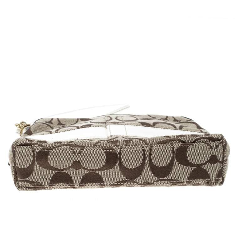 Pre Owned Coach Beige/White Signature Canvas Wristlet Pouch
