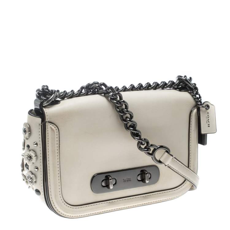 Pre Owned Coach Light Beige Leather Swagger Shoulder Bag