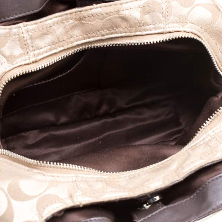 Pre Owned Coach Beige/Brown Signature Fabric Shoulder Bag