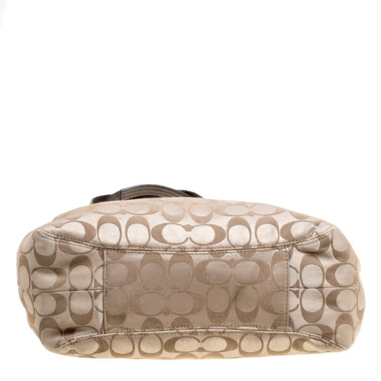 Pre Owned Coach Beige/Brown Signature Fabric Shoulder Bag
