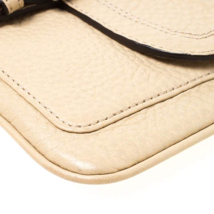 Pre Owned Coach Beige Leather Buckle Pocket Wristlet Pouch