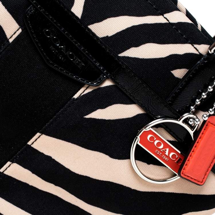 Pre Owned Coach Black/Cream Zebra Print Canvas and Patent Leather Tote 