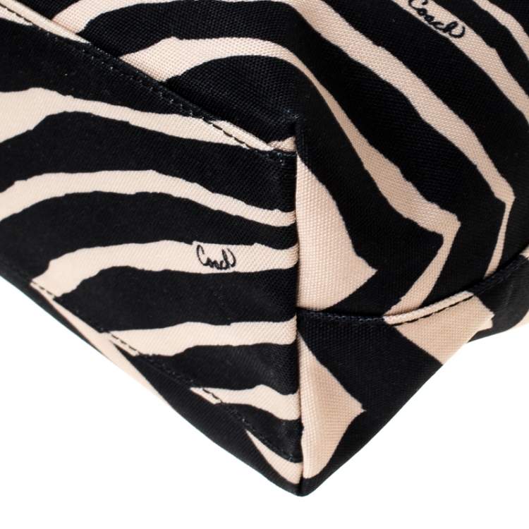 Pre Owned Coach Black/Cream Zebra Print Canvas and Patent Leather Tote 