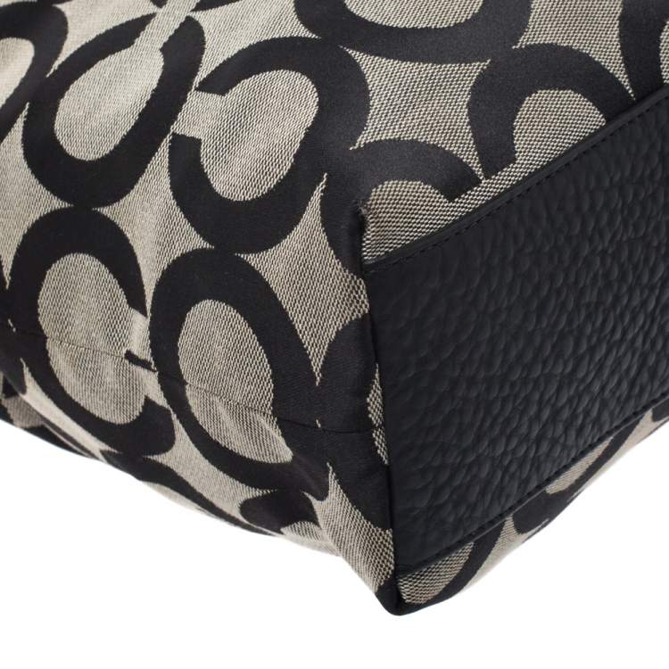 Pre Owned Coach Black Signature Canvas Tote