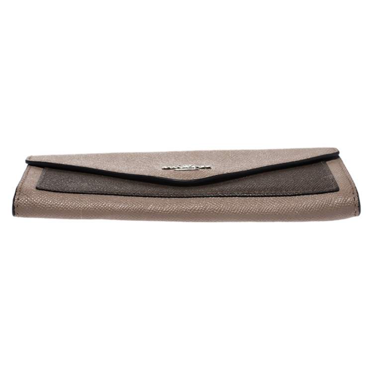 Pre Owned Coach Beige/Olive Green Leather Colorblock Continental Wallet
