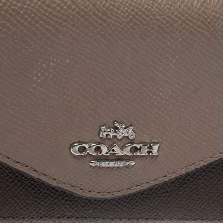 Pre Owned Coach Beige/Olive Green Leather Colorblock Continental Wallet