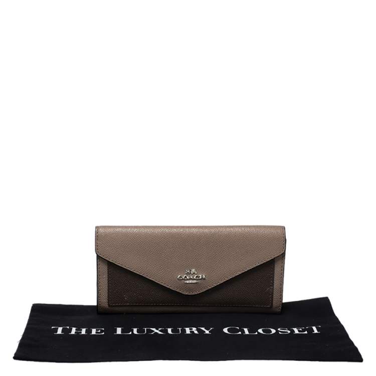 Pre Owned Coach Beige/Olive Green Leather Colorblock Continental Wallet