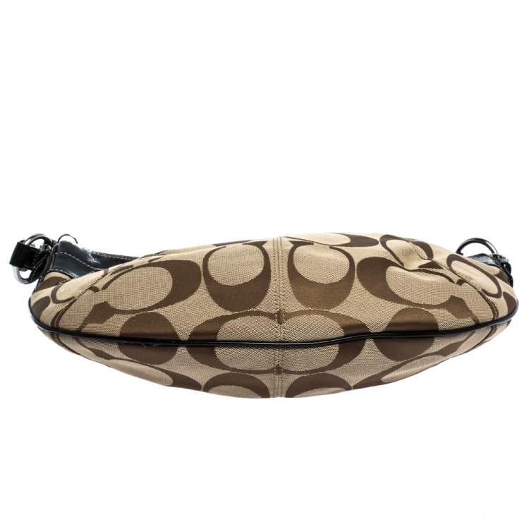 Pre Owned Coach Beige/Black Signature Canvas and Patent Leather Hobo